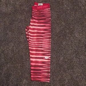 Nike pro pink cropped leggings